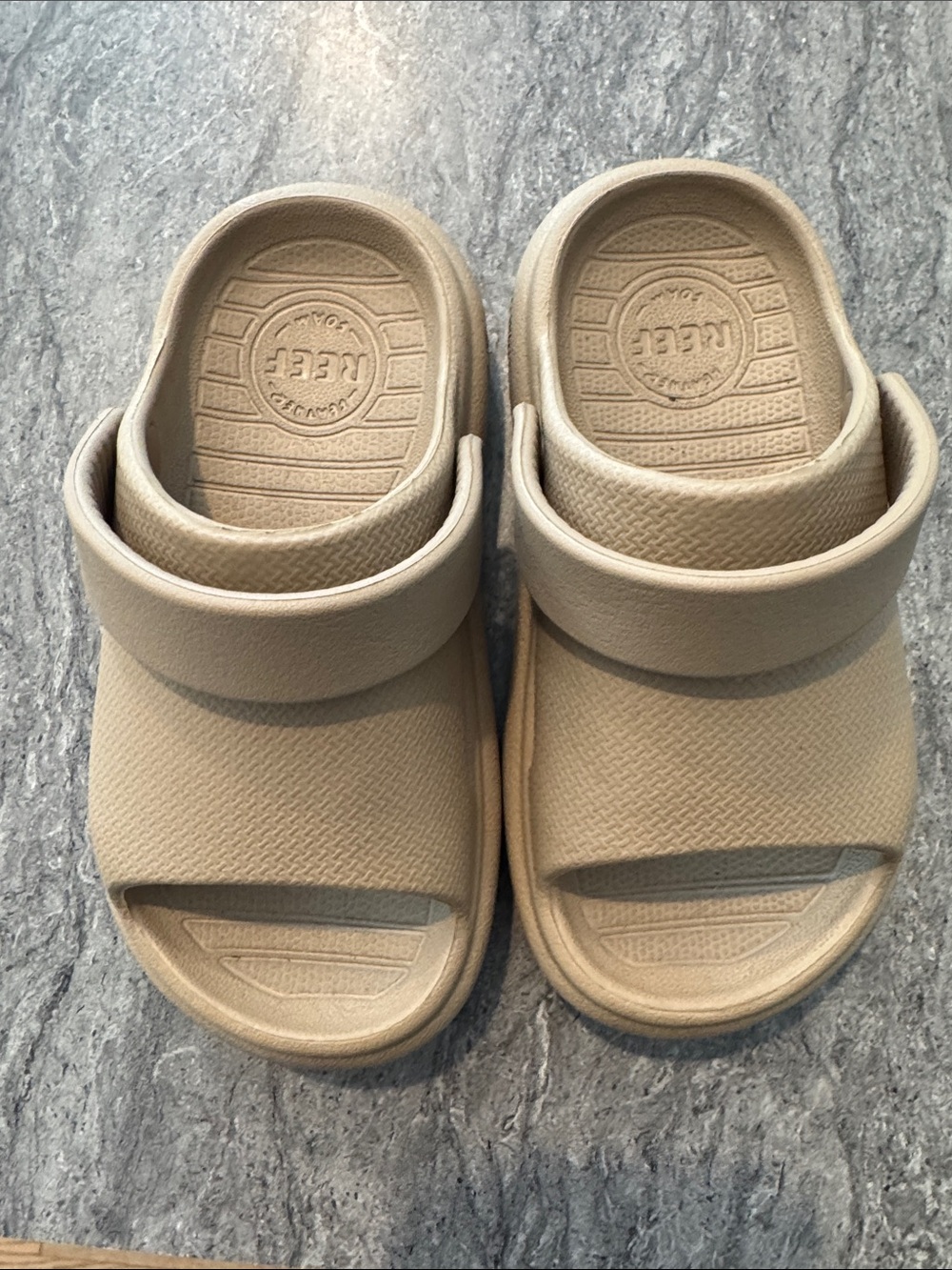 Reef Kids Slide Sandals in Beige